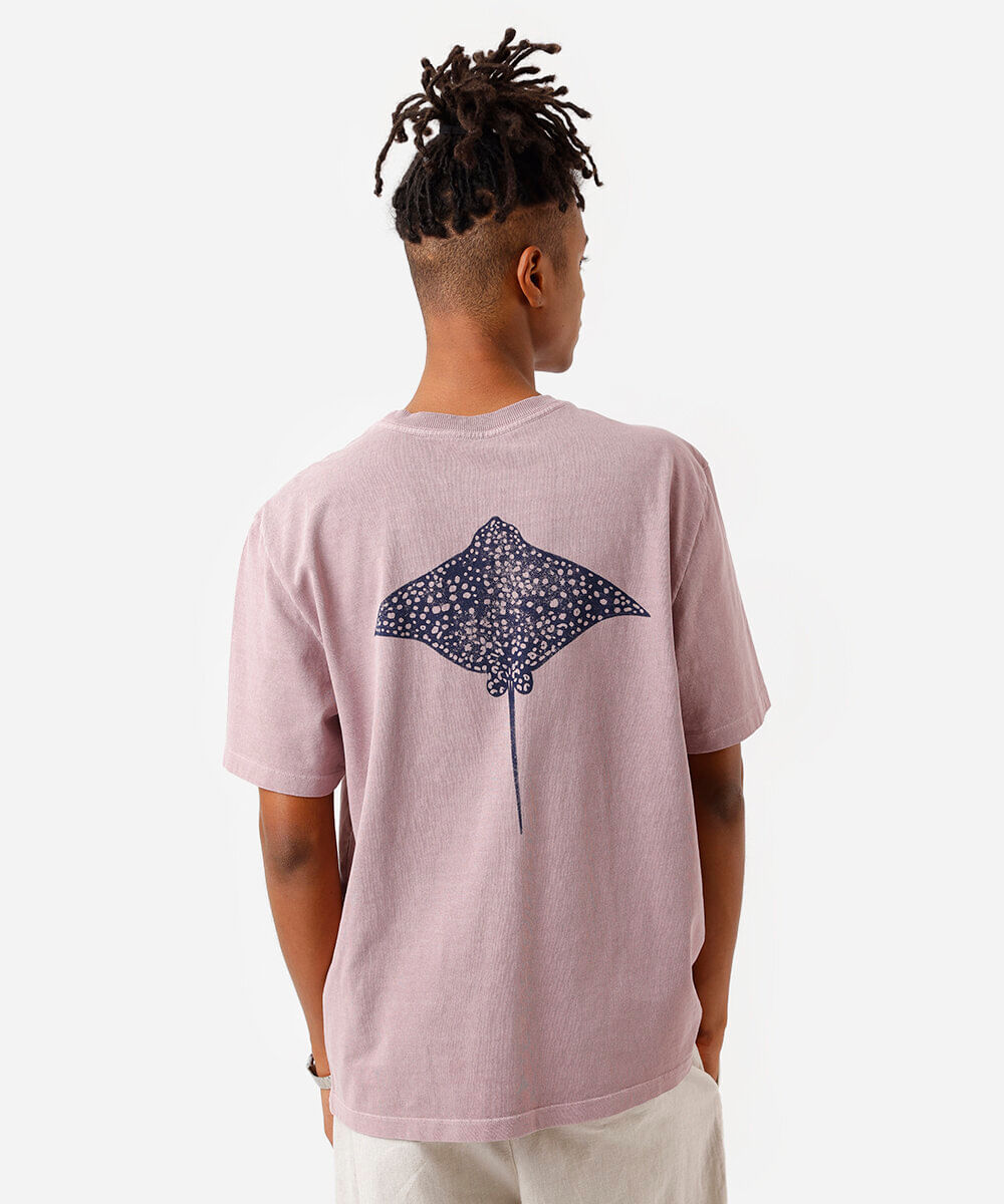 camiseta masculina de algodão estampada estonada rosa