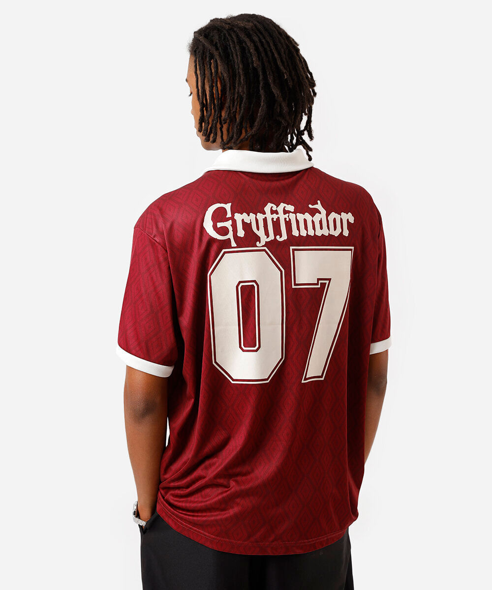 camiseta oversized masculina com gola grifinória harry potter vermelha