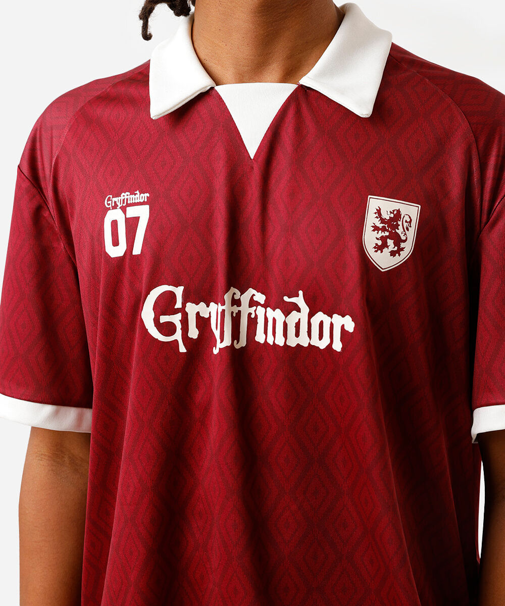 camiseta oversized masculina com gola grifinória harry potter vermelha
