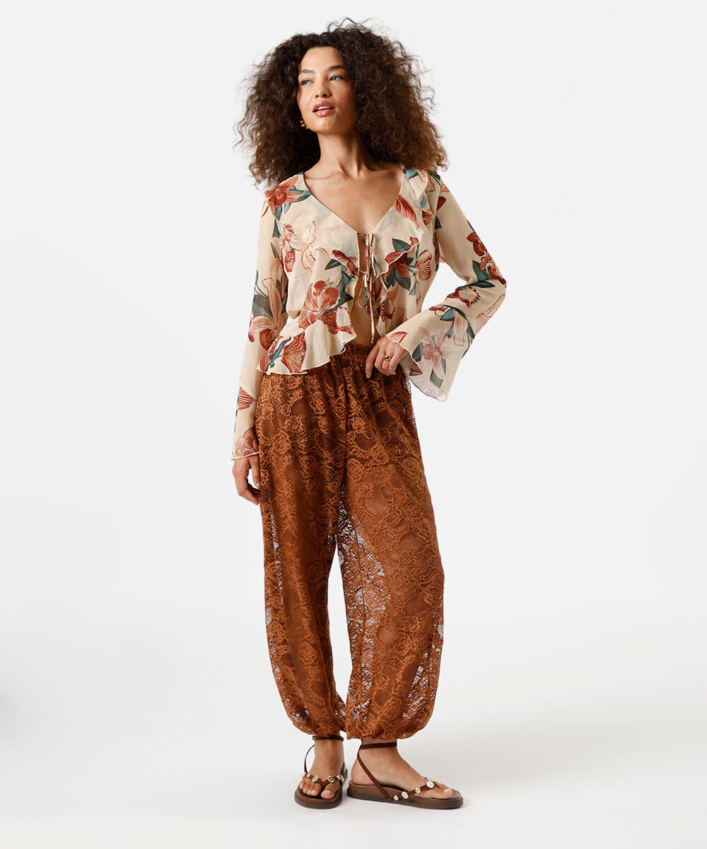 blusa feminina com manga longa babados e amarração floral colorida