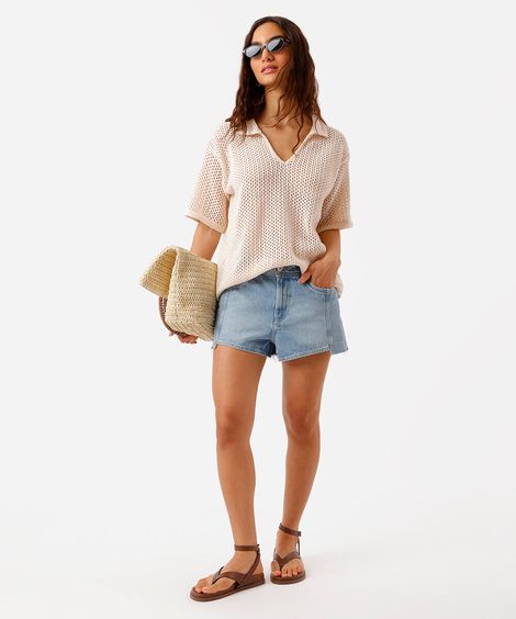 short feminino jeans cintura média com recortes azul