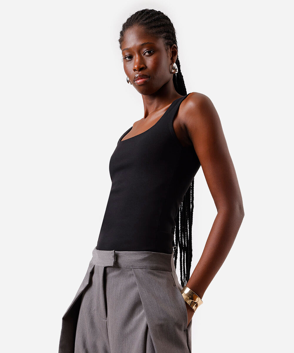 regata básica feminina de algodão decote quadrado preta