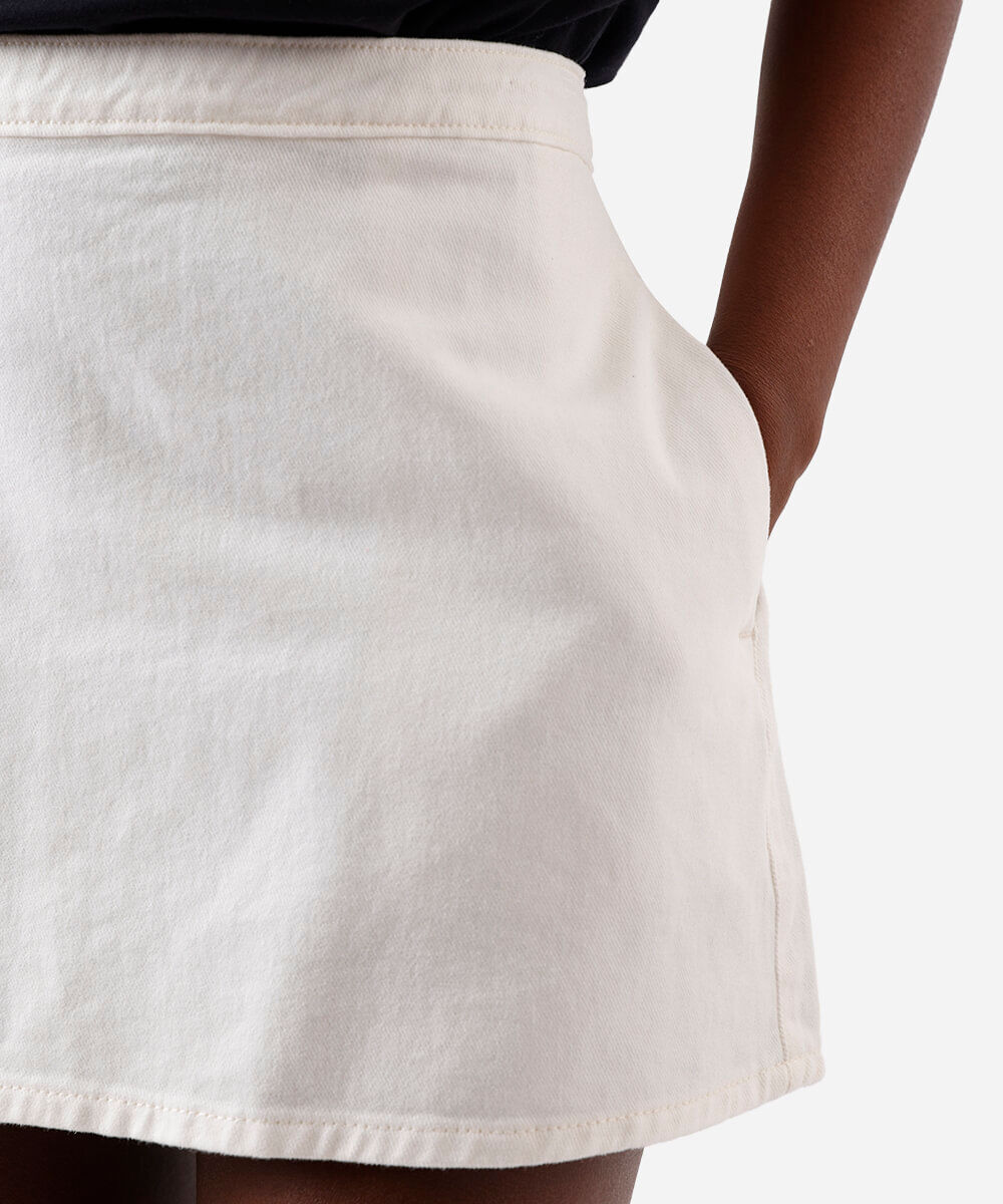 minissaia feminina de sarja cintura média off white