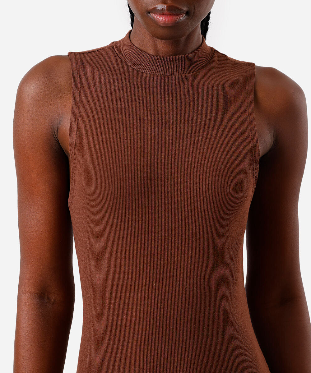 vestido curto feminino de algodão canelado marrom