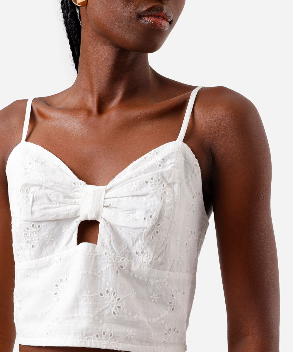 cropped feminino de laise alça fina com recorte off white