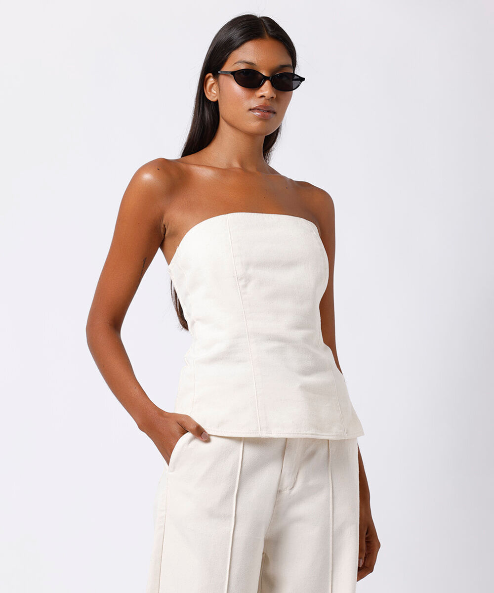 blusa feminina de sarja sem alça com nervuras e fenda mindset off white