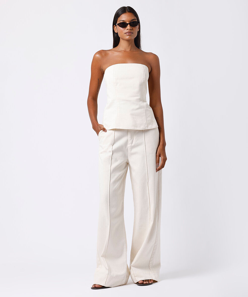 blusa feminina de sarja sem alça com nervuras e fenda mindset off white