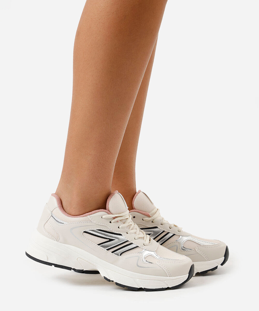 tênis chunky esportivo com recortes metalizados colorido
