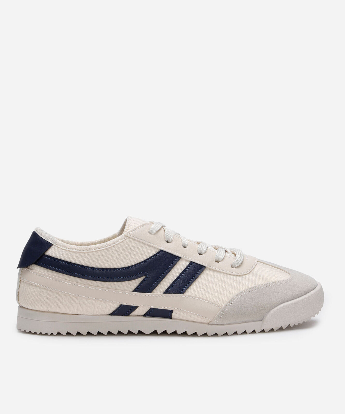 tênis casual com recortes ace off white