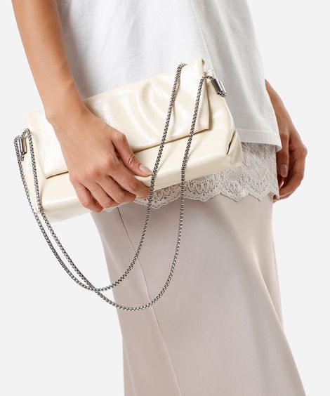 bolsa shoulder com pregas e alça de corrente off white