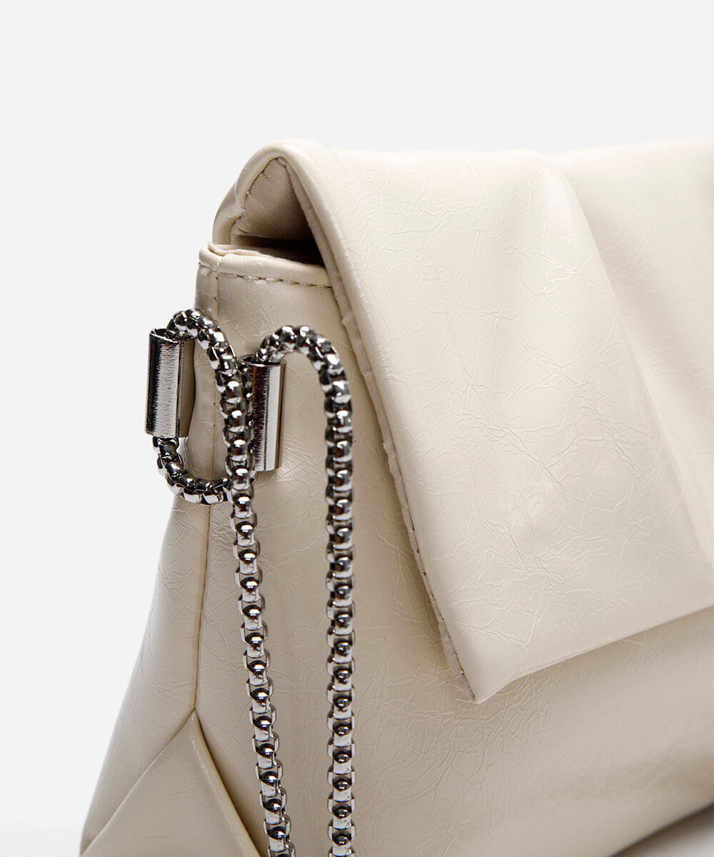 bolsa shoulder com pregas e alça de corrente off white