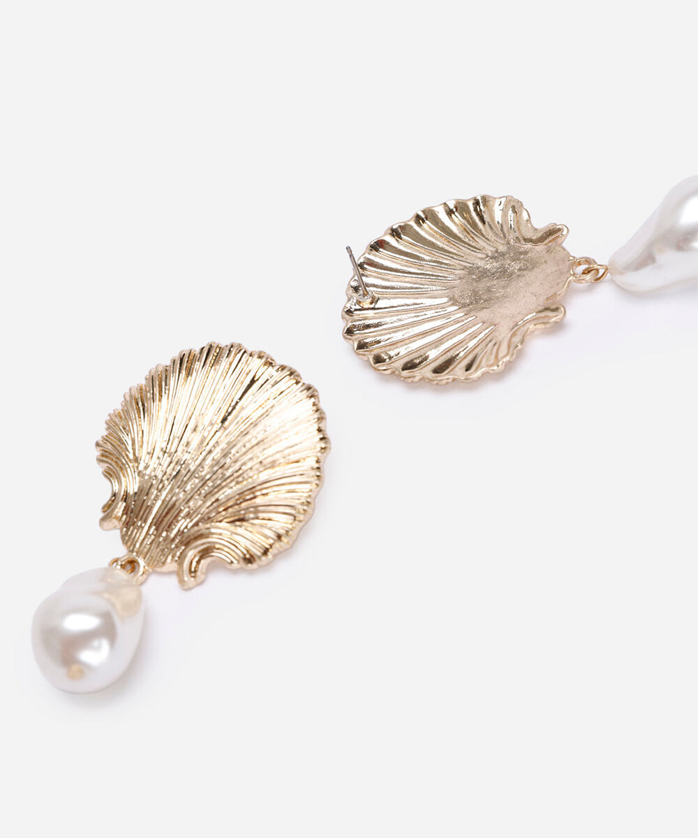 brinco concha com pérola orgânica dourado