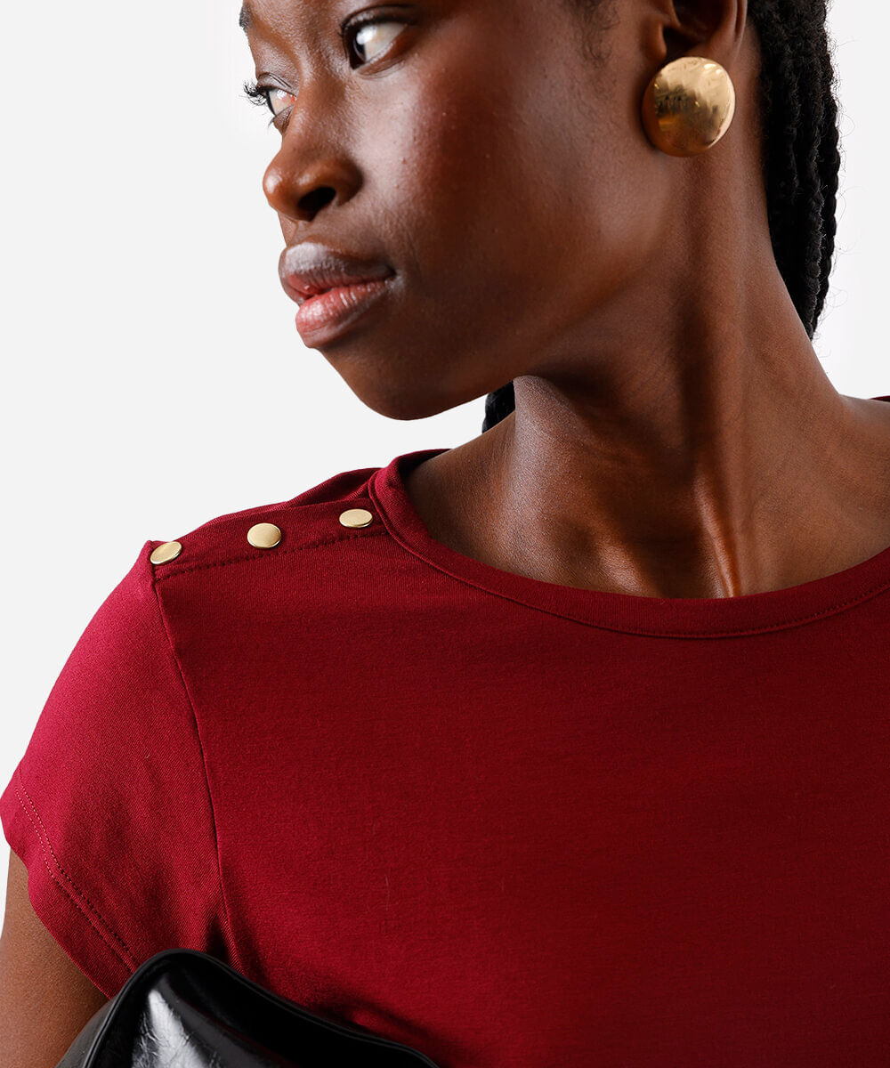 blusa feminina de viscose com botões vinho
