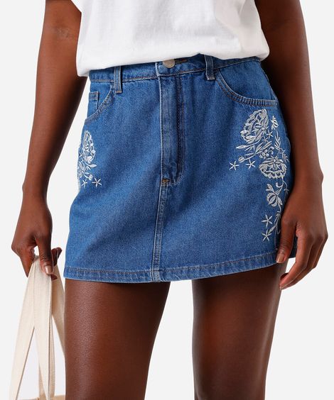 saia curta feminina jeans com bordado floral azul
