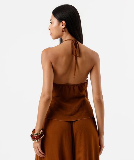 blusa halterneck feminina com babados texturizada marrom