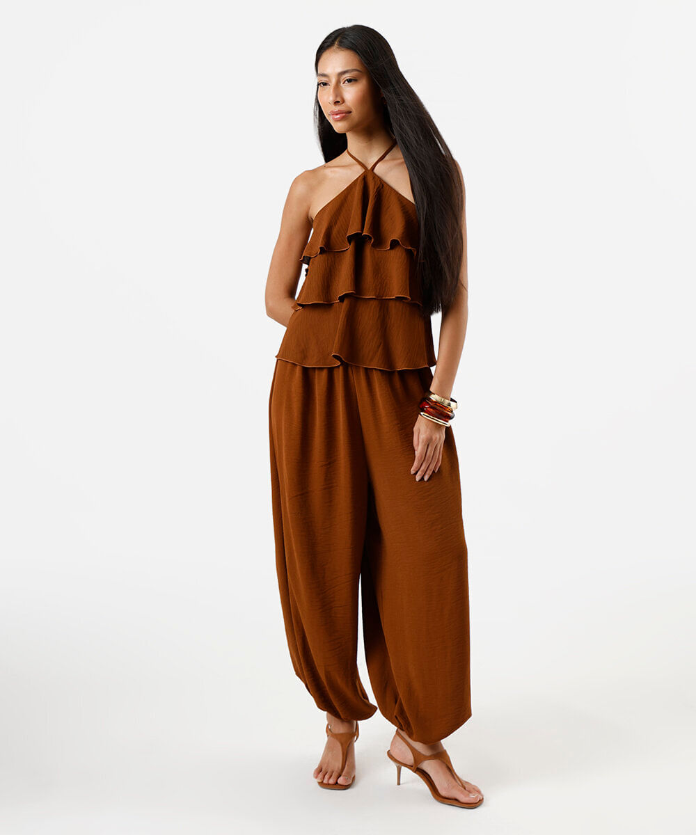 blusa halterneck feminina com babados texturizada marrom