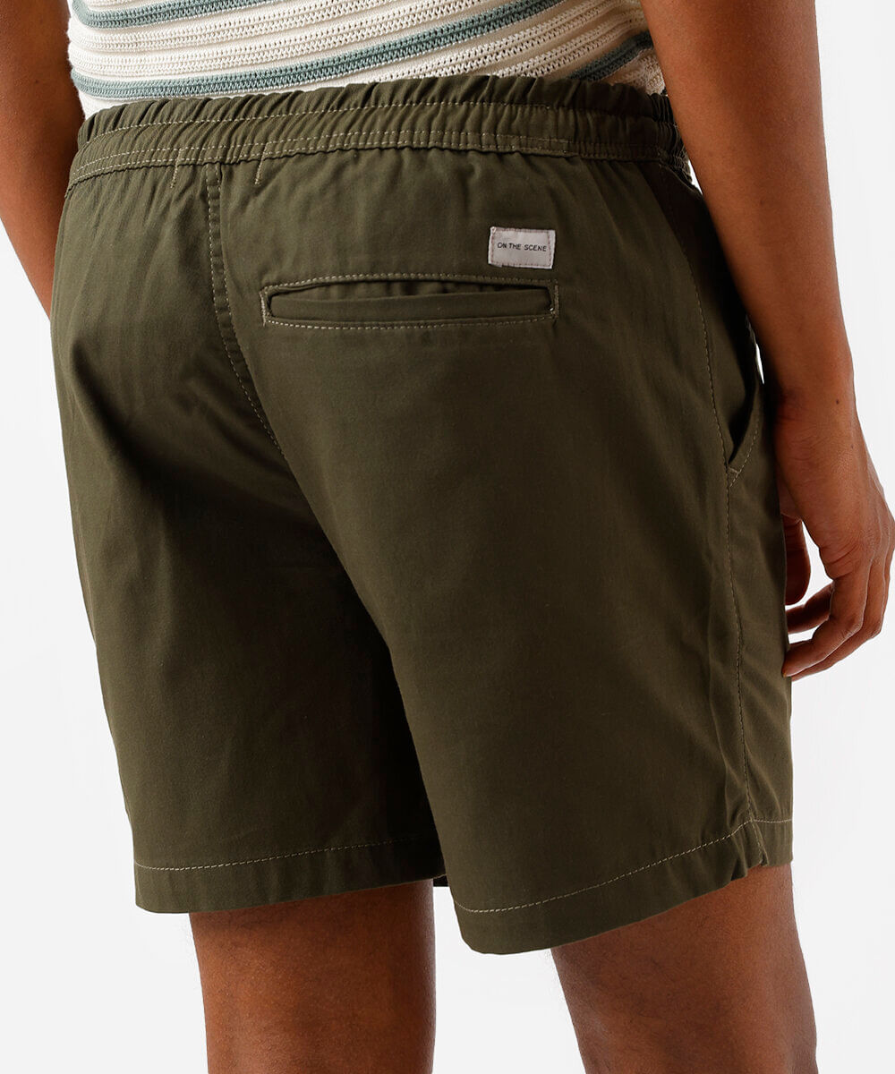 bermuda reta masculina de sarja com elástico verde