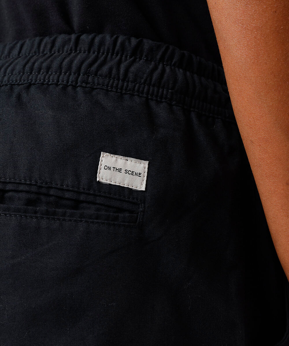 bermuda reta masculina de sarja com elástico preta