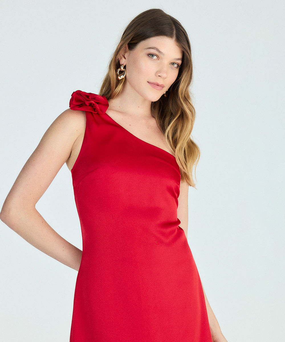 vestido curto ombro único com flor vermelho