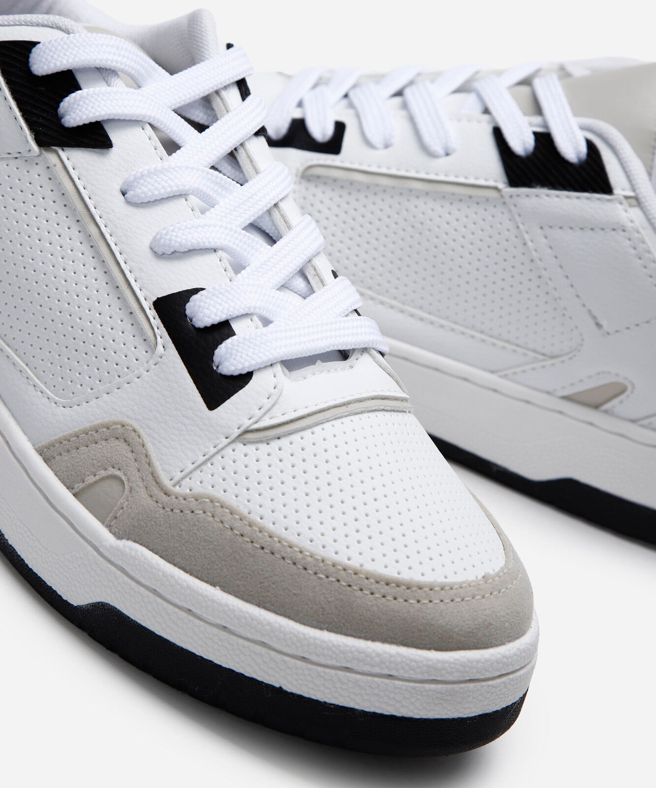 tênis street masculino com recortes branco