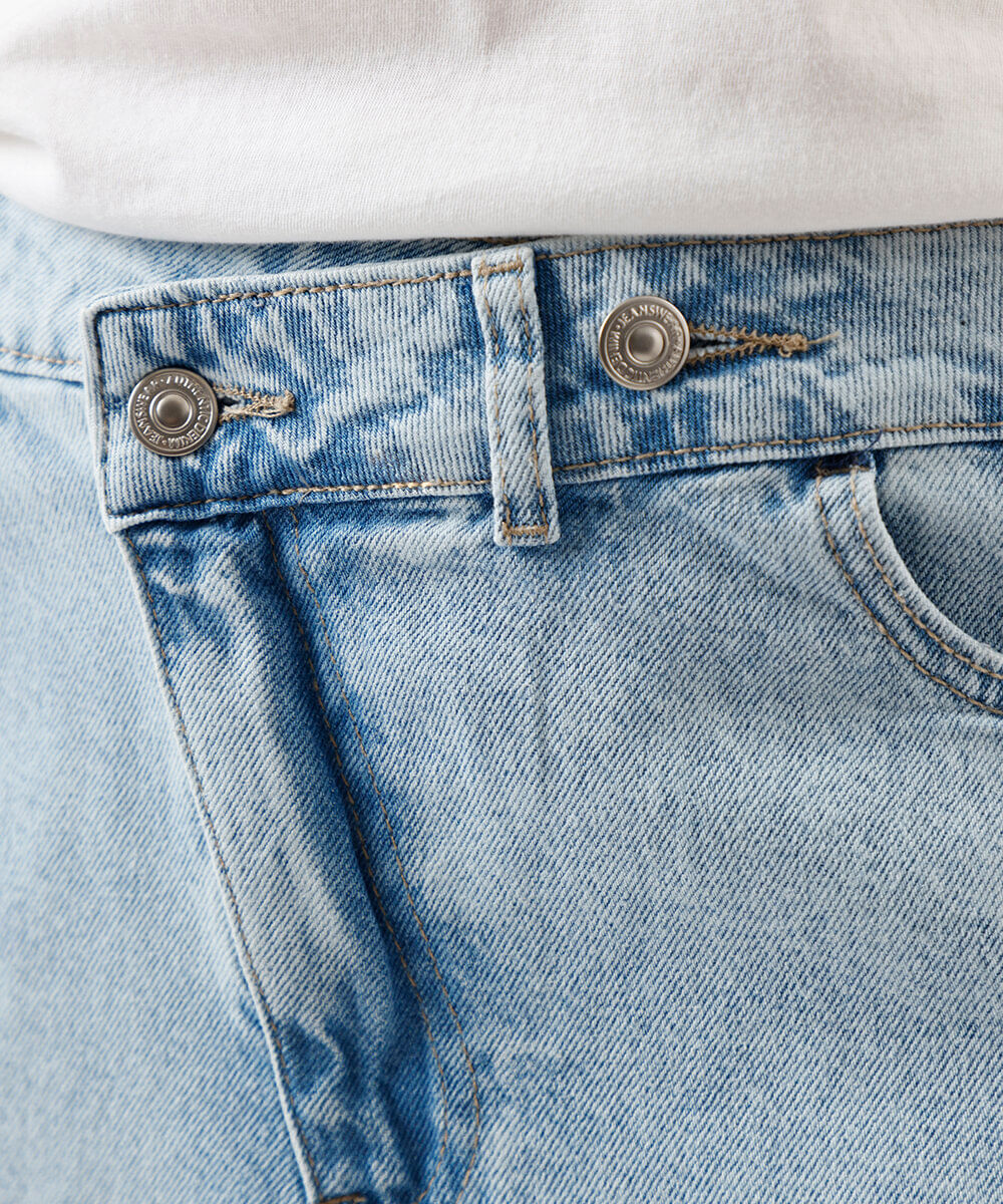 minissaia feminina jeans cós deslocado azul