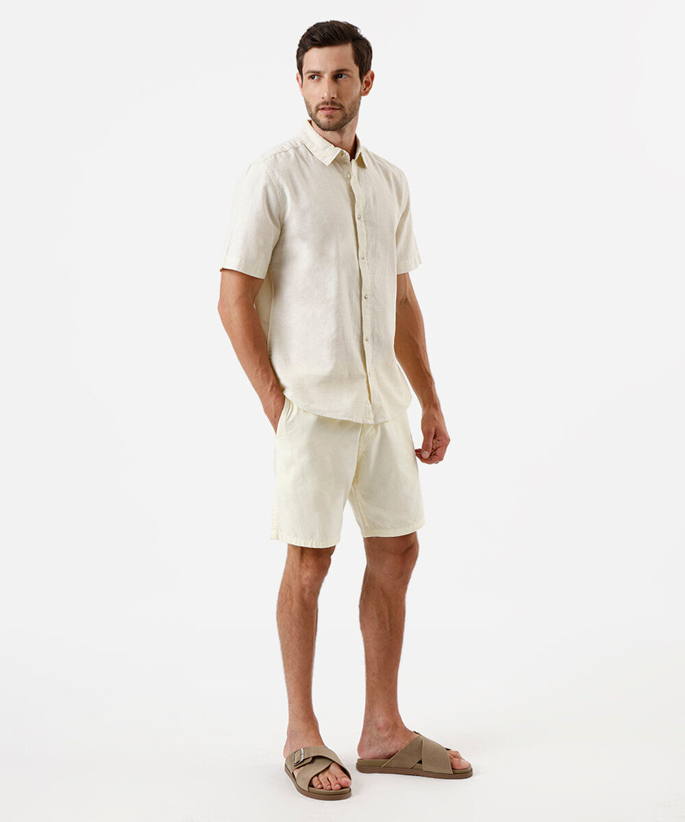 camisa comfort masculina com linho manga curta amarela