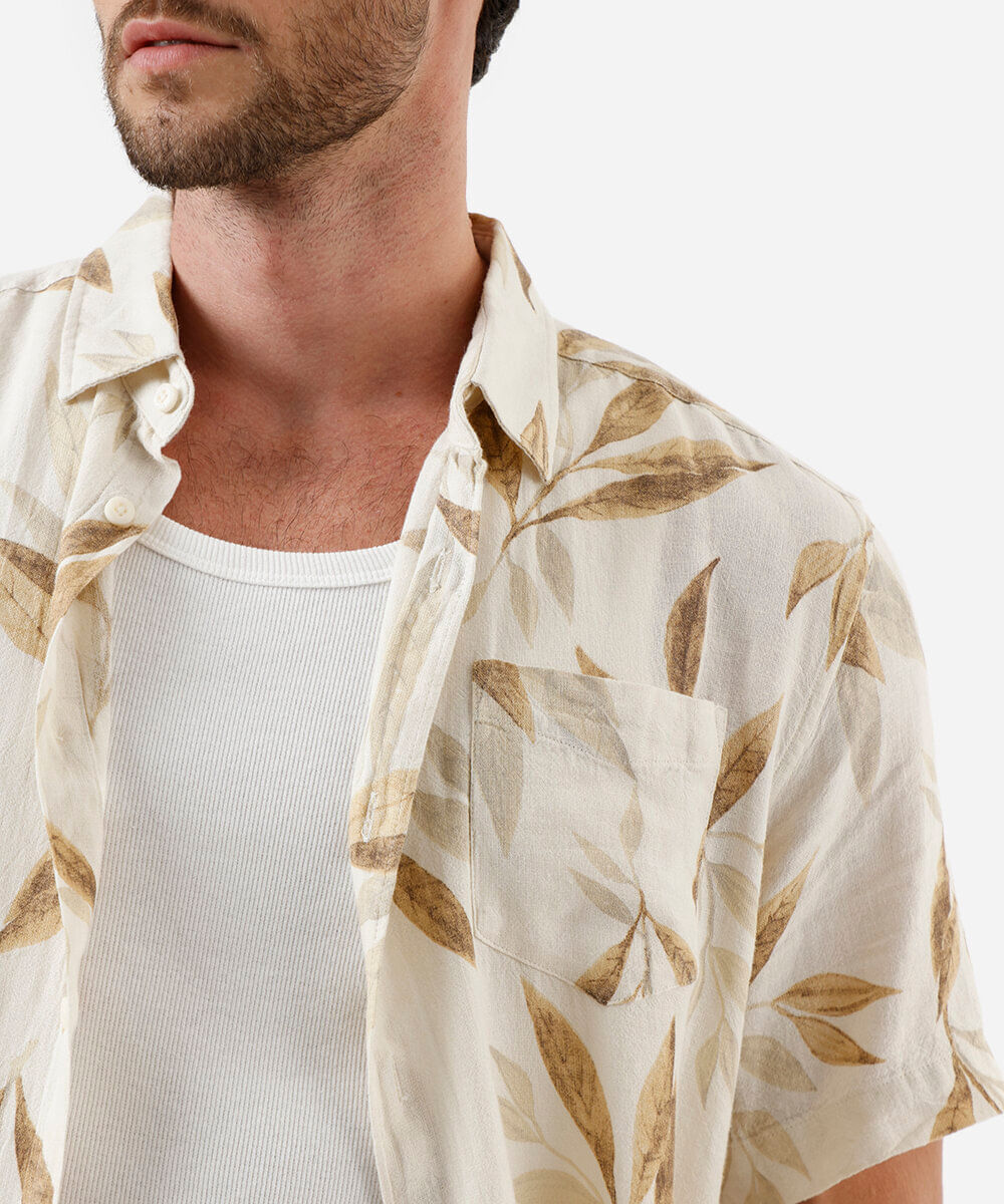 camisa masculina com linho folhagens colorida