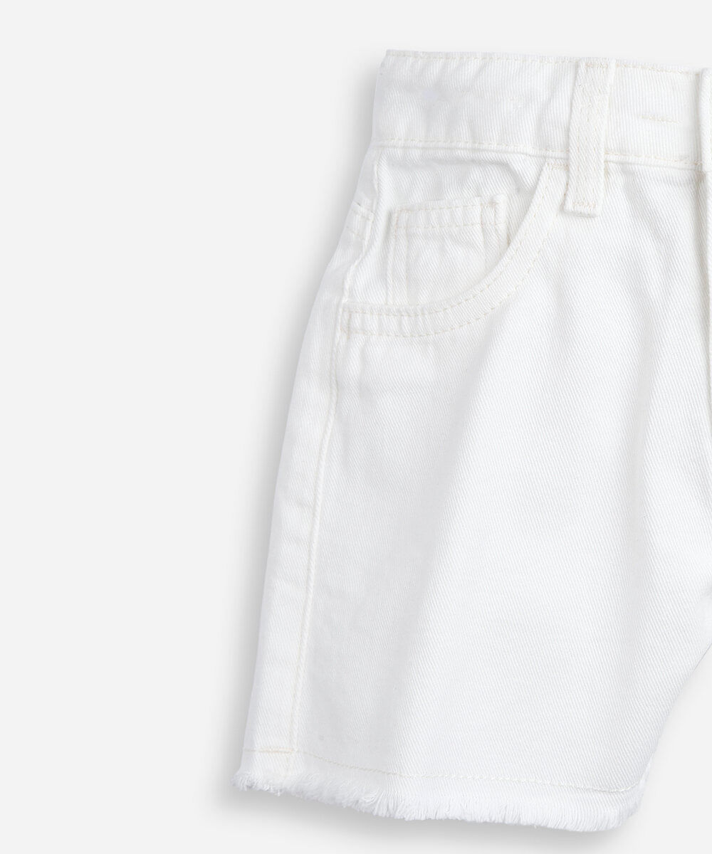 short infantil de sarja com barra desfiada off white