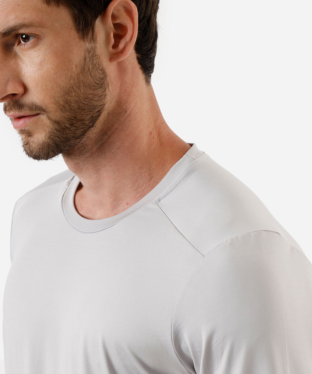 camiseta esportiva masculina manga longa com proteção uv cinza