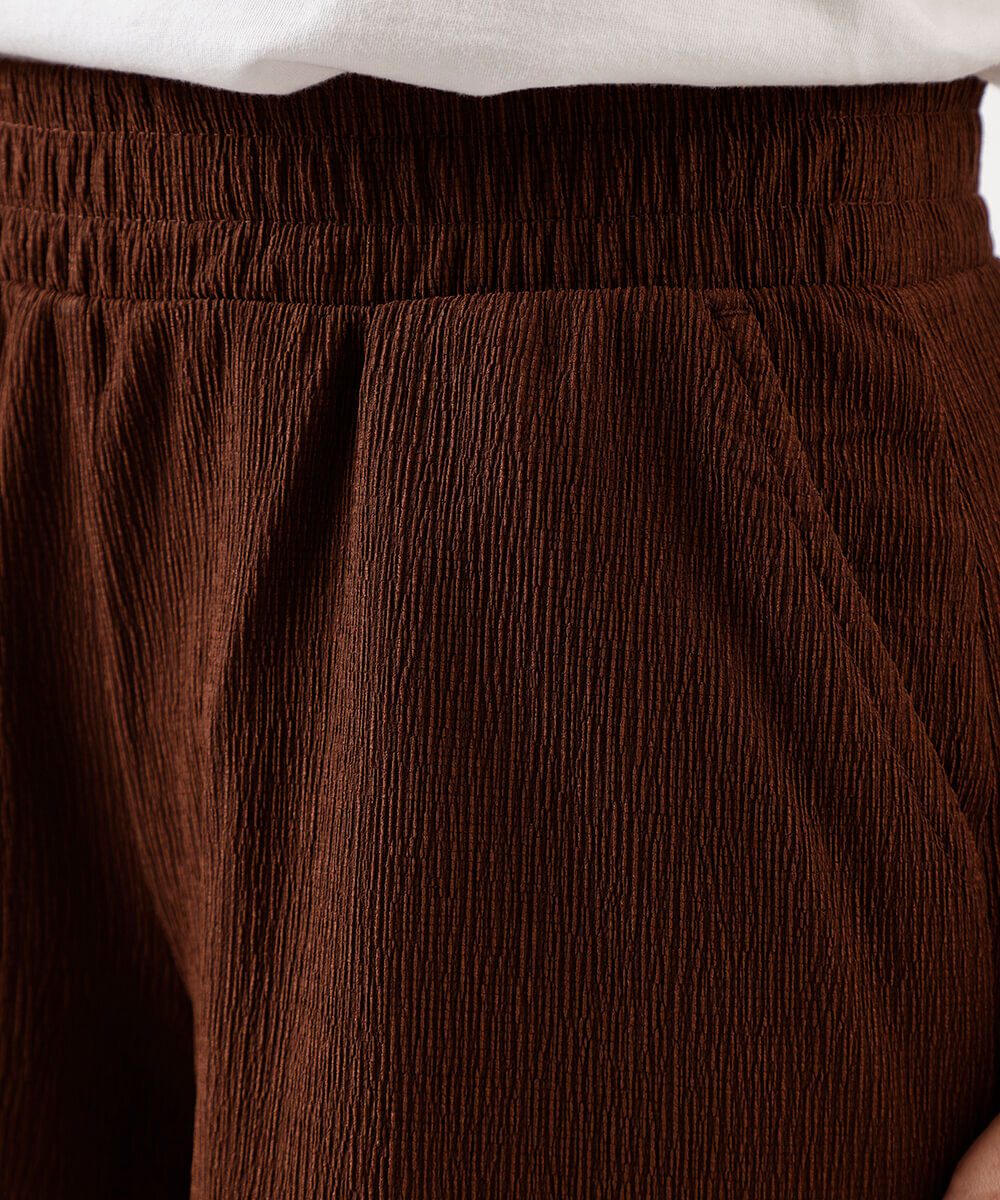 short curto cós com elástico texturizado marrom