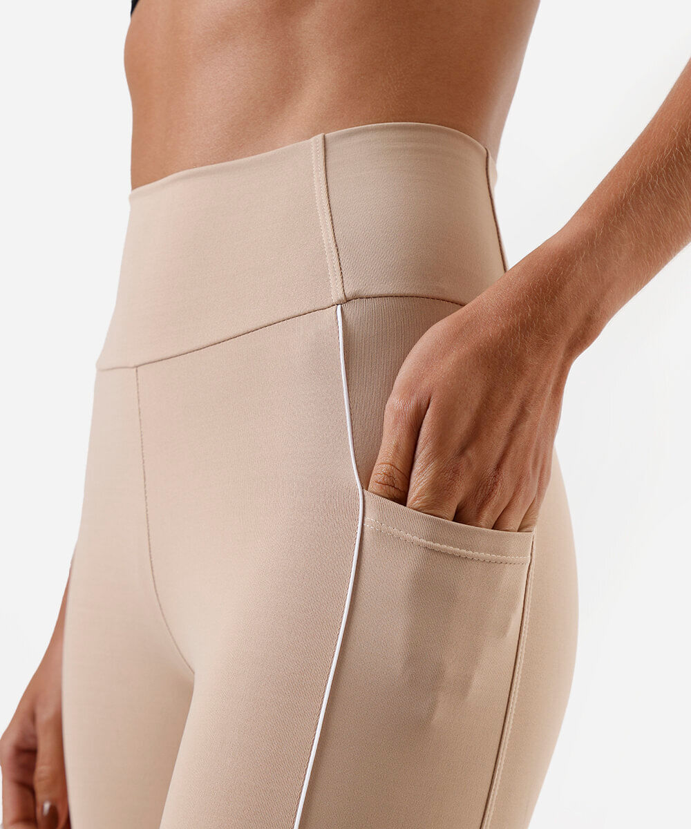 calça legging com bolsos esportiva bege