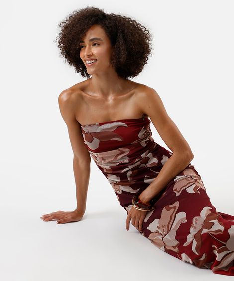 vestido longo feminino de tule sem alça franzido floral vinho