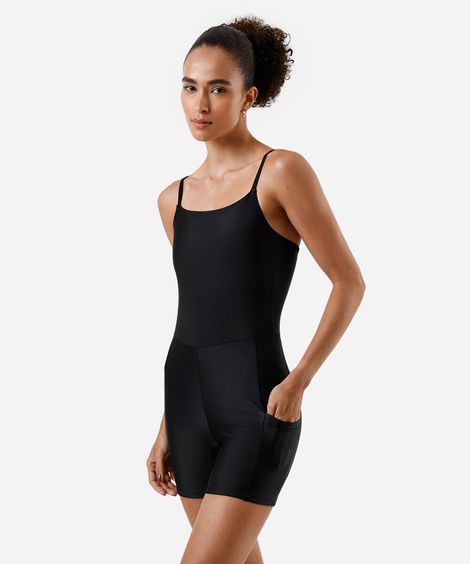 macaquinho feminino esportivo com bolso preto
