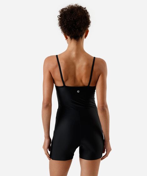 macaquinho feminino esportivo com bolso preto