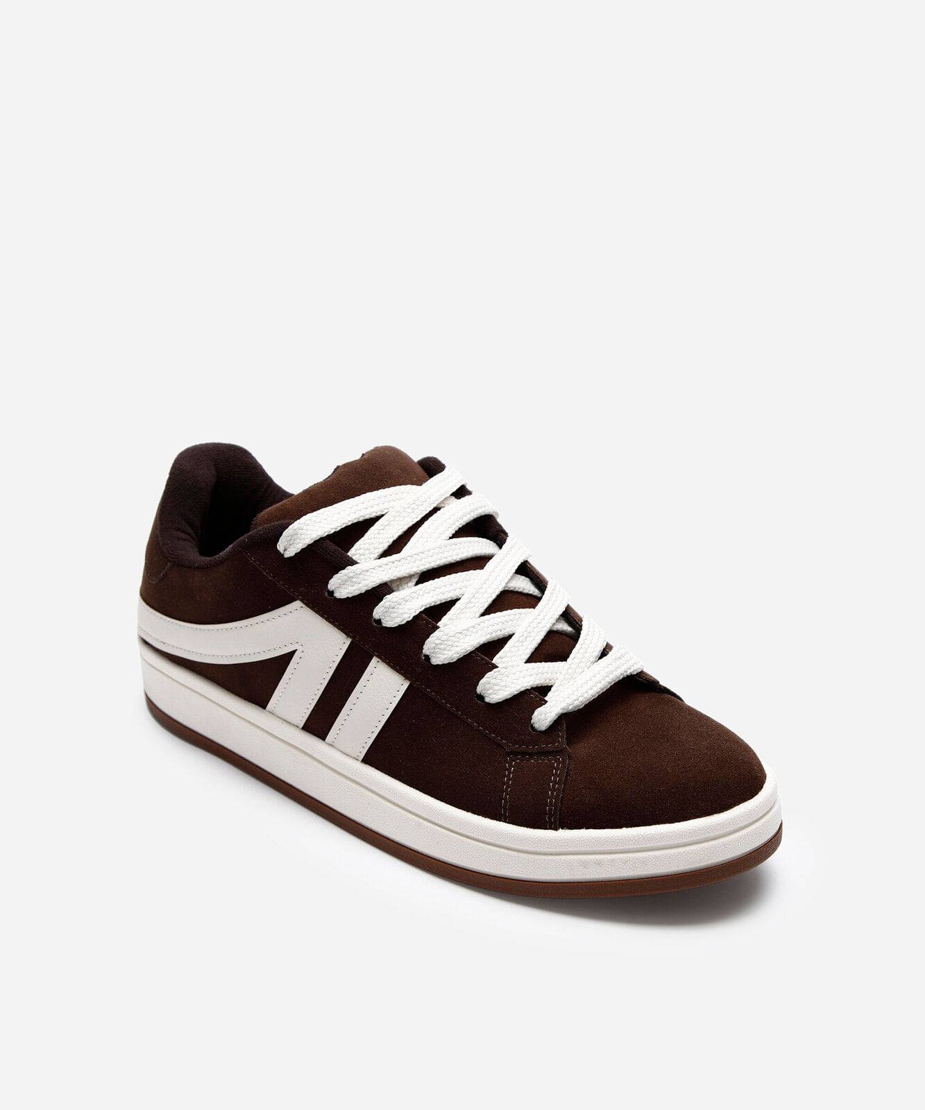 tênis casual com recortes marrom