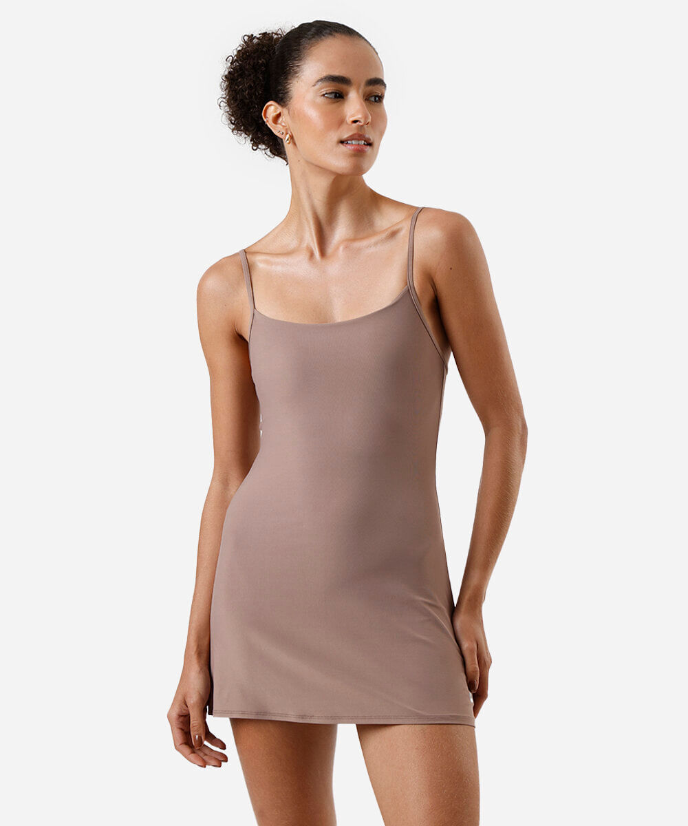 vestido curto feminino esportivo ace com fenda marrom