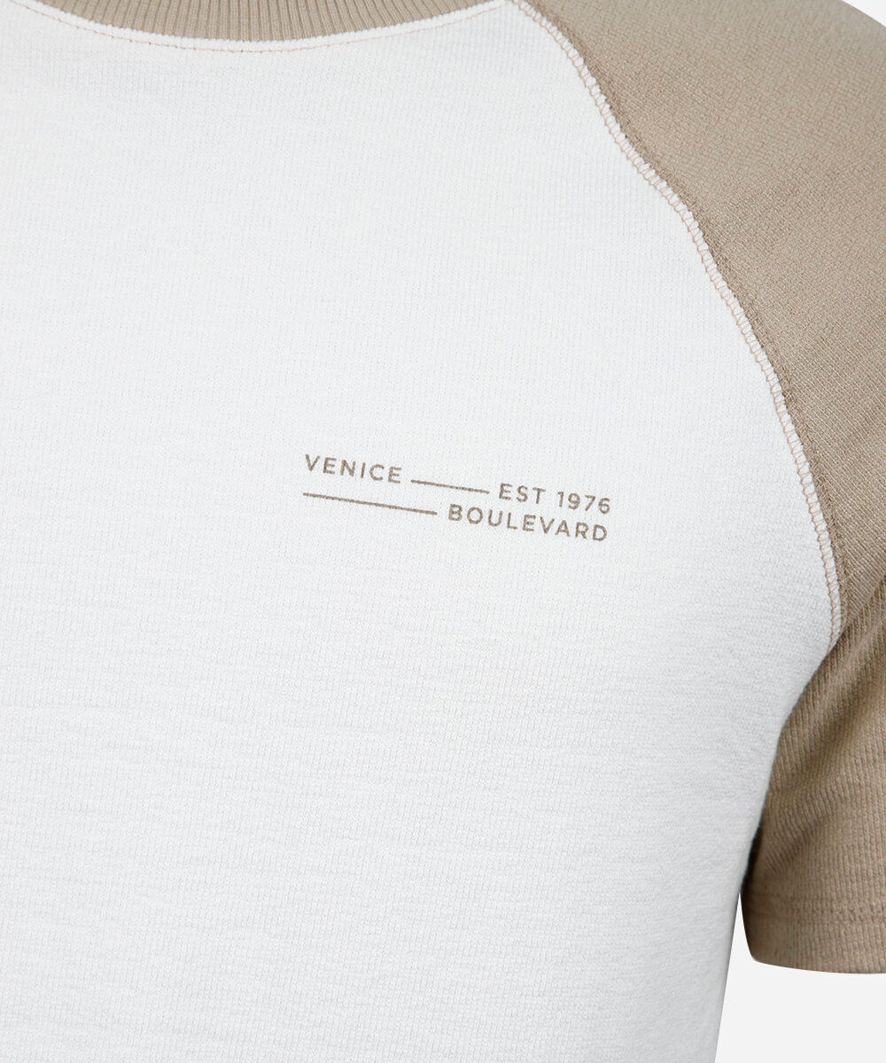 camiseta raglan juvenil de algodão estampada off white