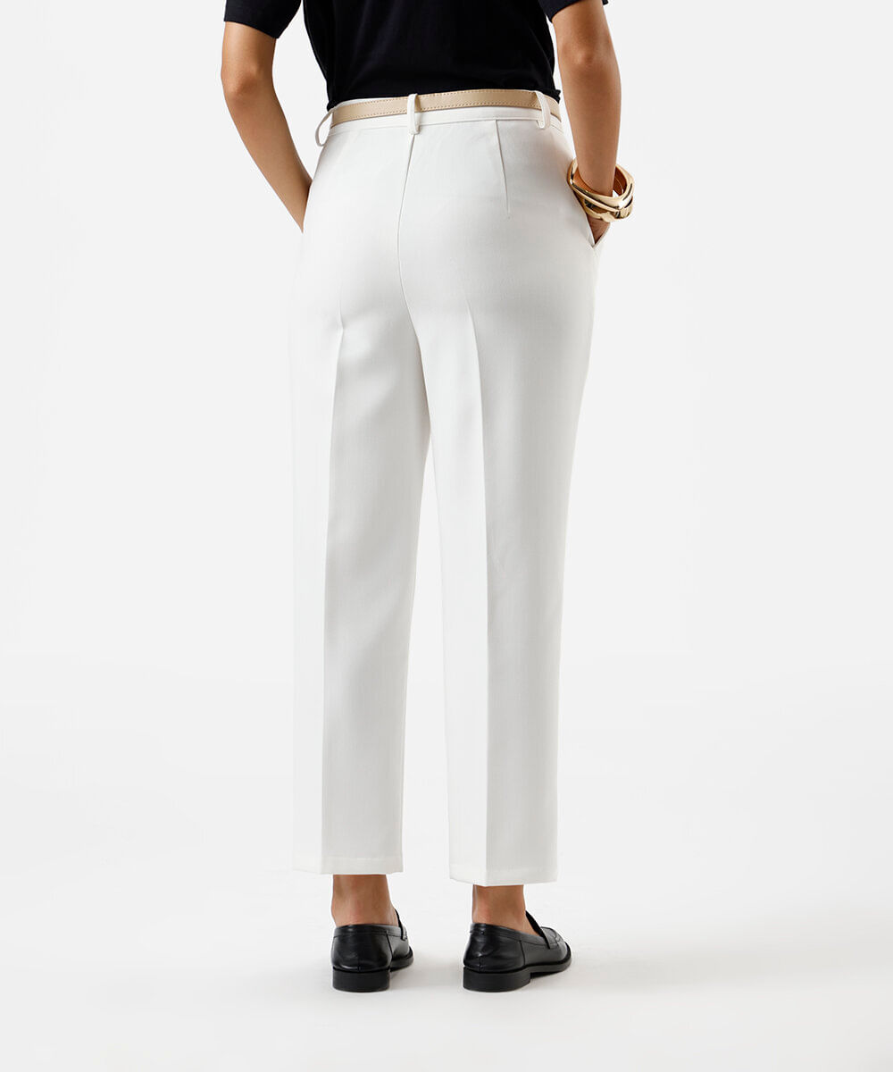 calça de alfaiataria feminina com pregas e cinto off white