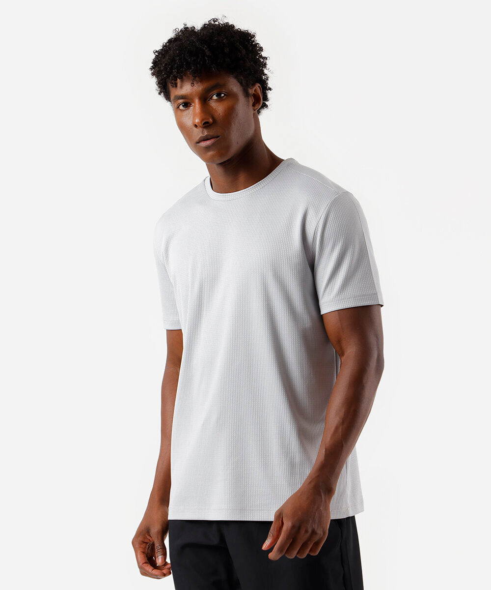 camiseta masculina esportiva quadriculada cinza