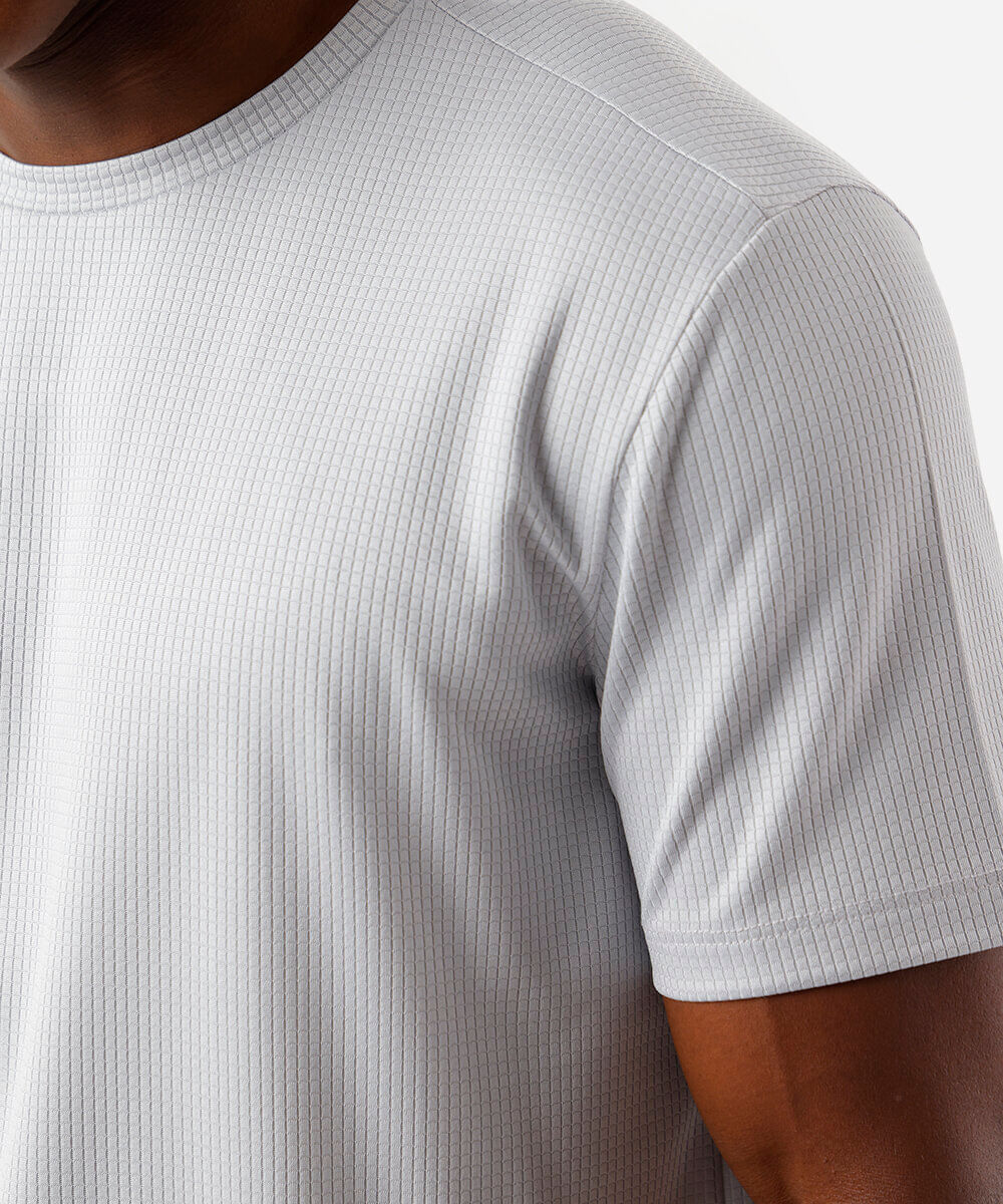 camiseta masculina esportiva quadriculada cinza