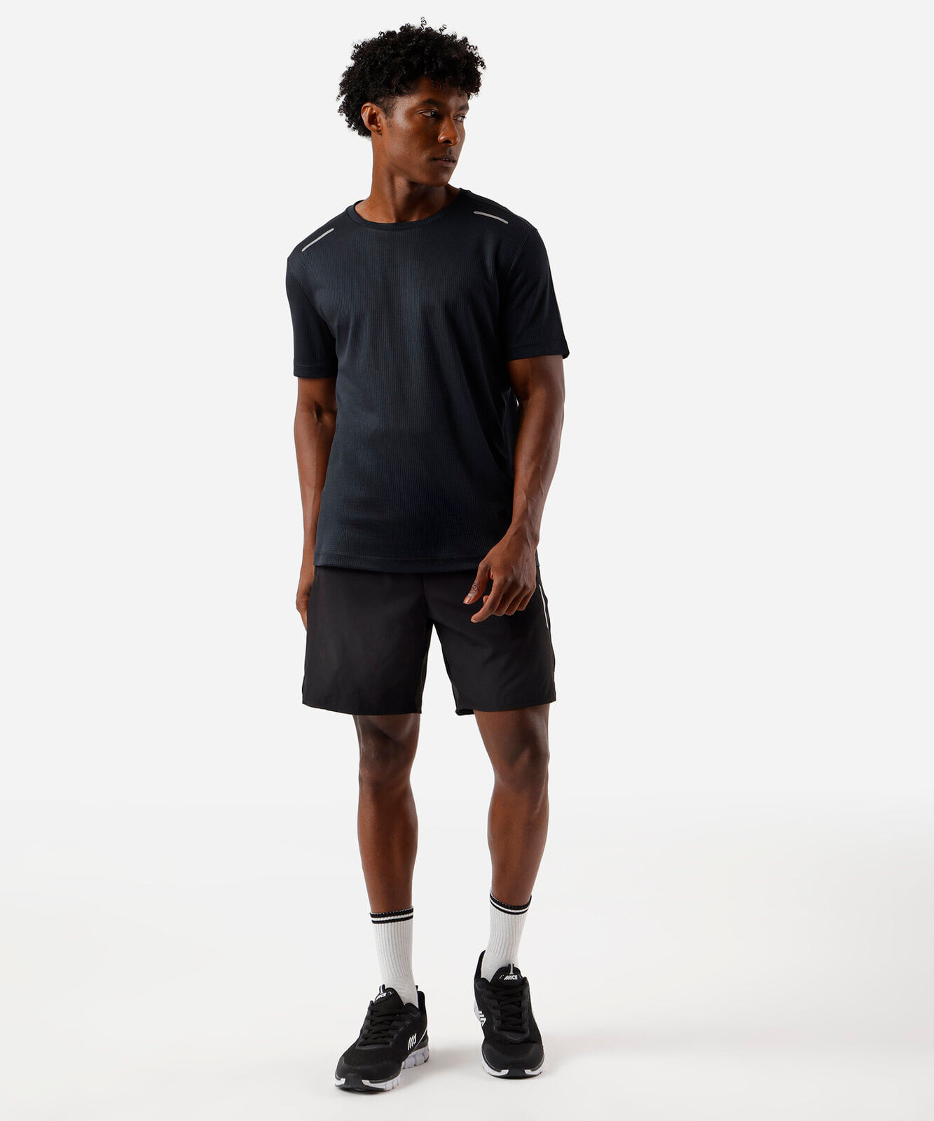 camiseta masculina esportiva quadriculada preta