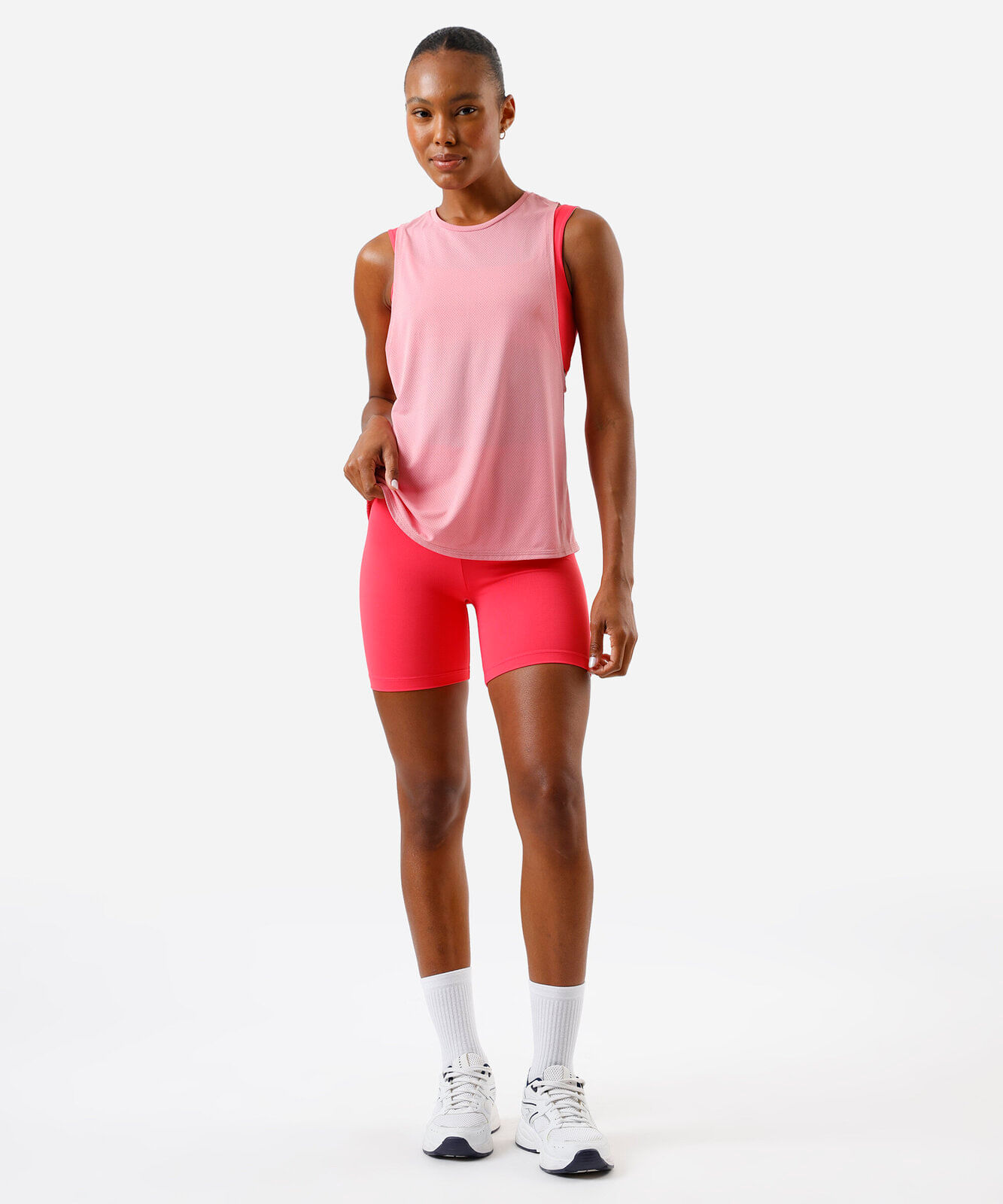 regata esportiva cavada com abertura rosa