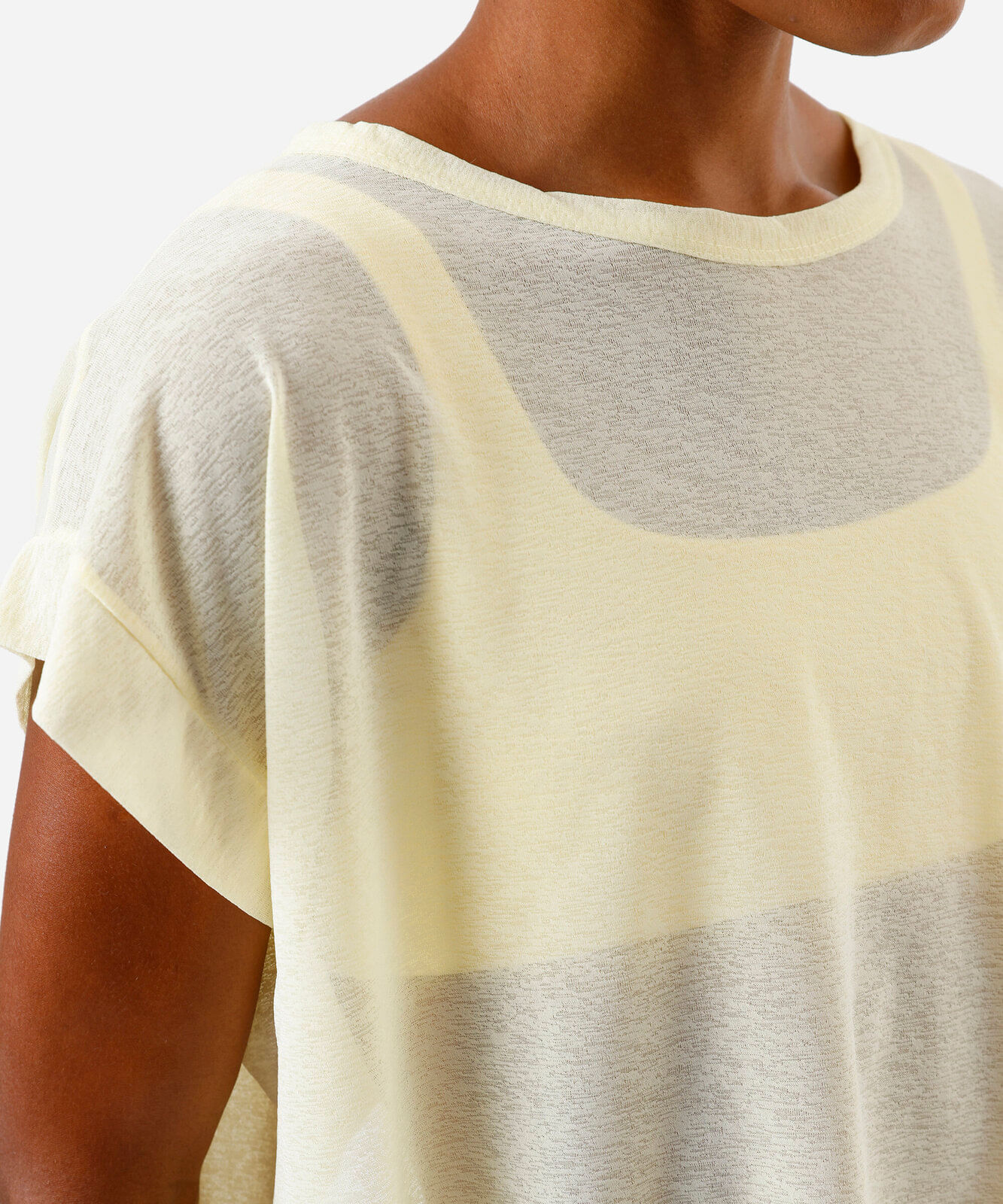blusa esportiva feminina com recorte amarela