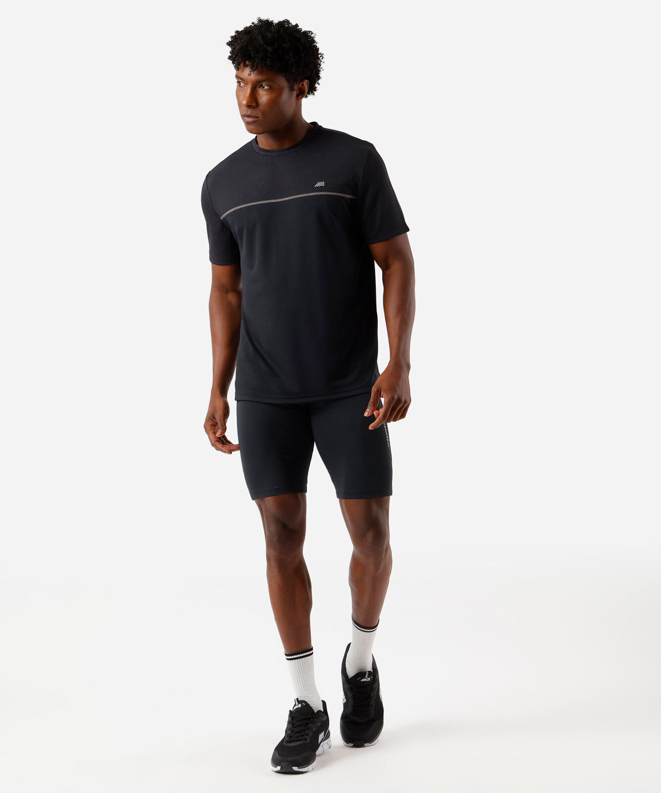 camiseta masculina recorte preta