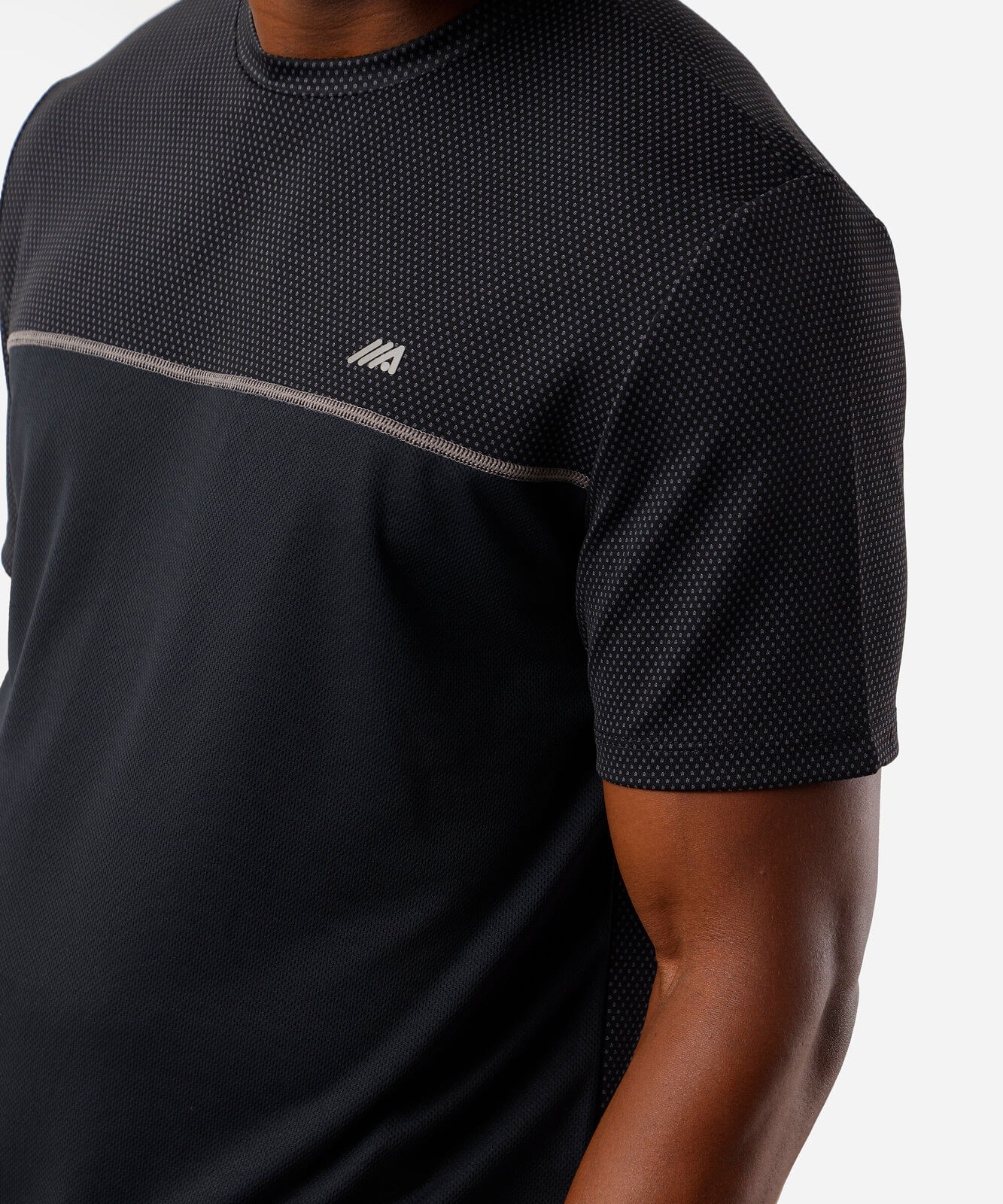 camiseta masculina recorte preta