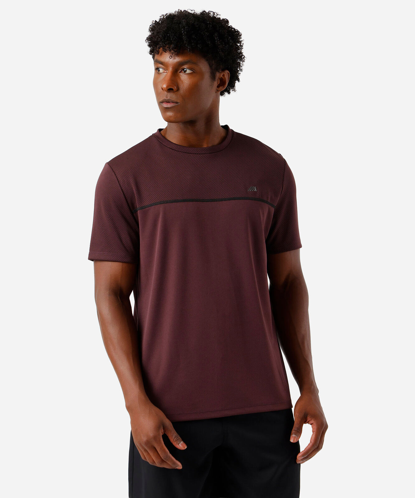 camiseta masculina recorte vinho