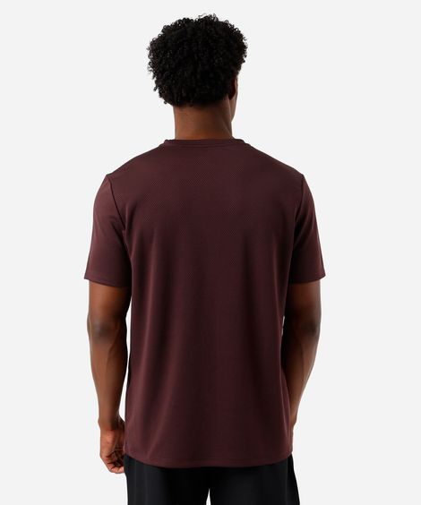 camiseta masculina recorte vinho