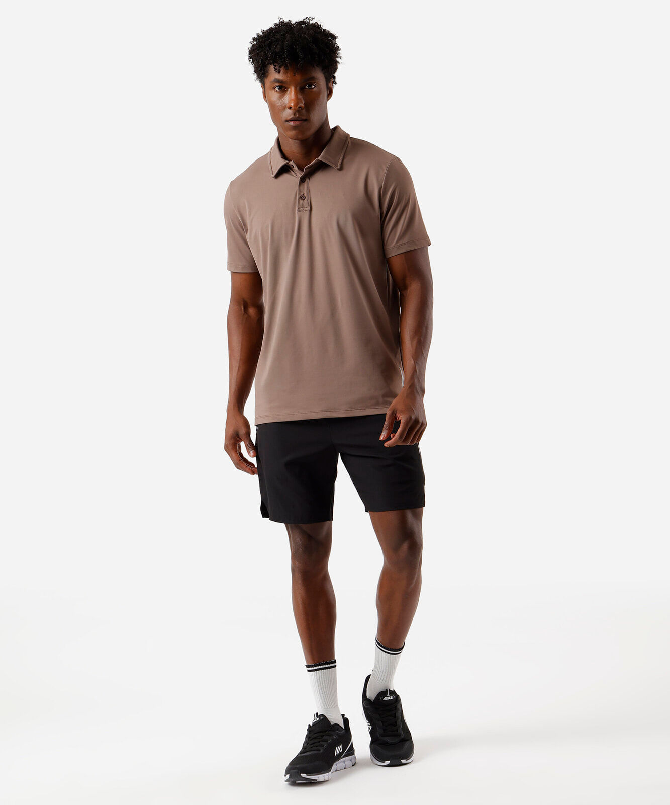 polo esportiva masculina manga curta marrom