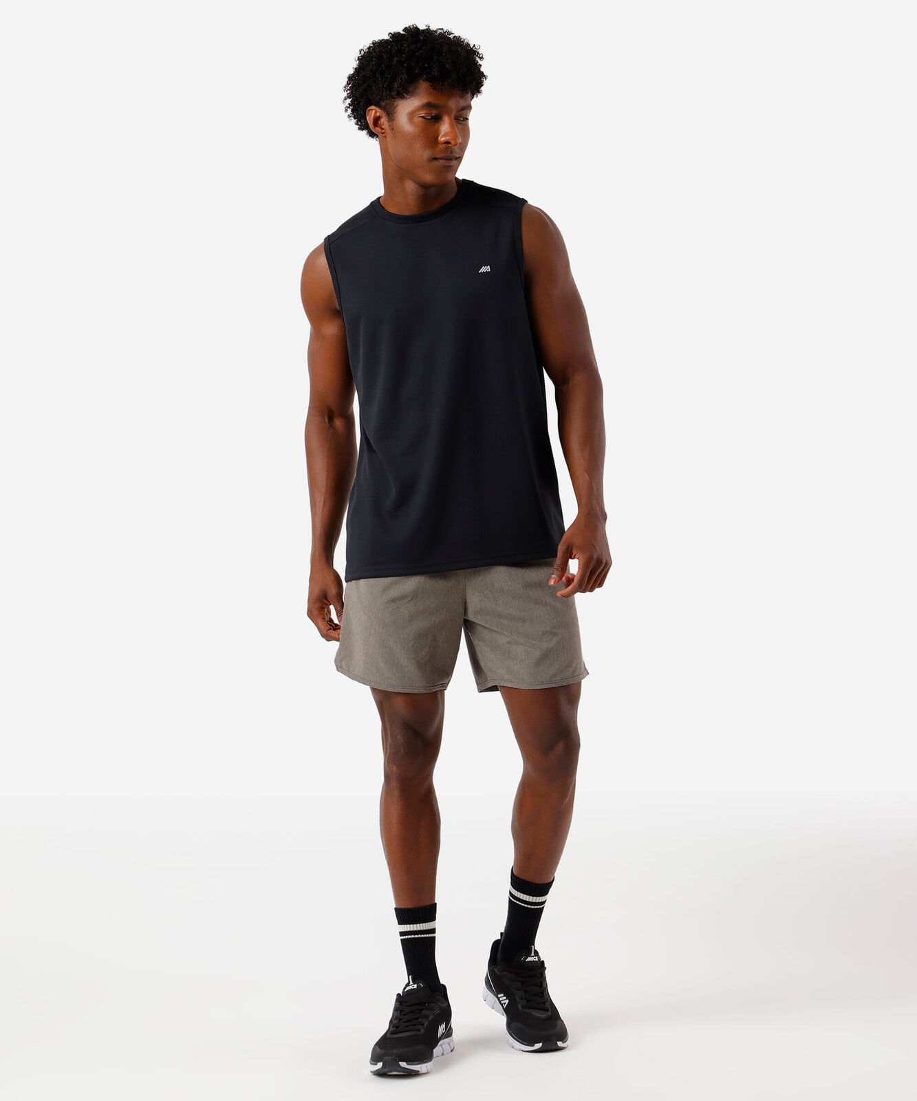 short masculino esportivo cinza
