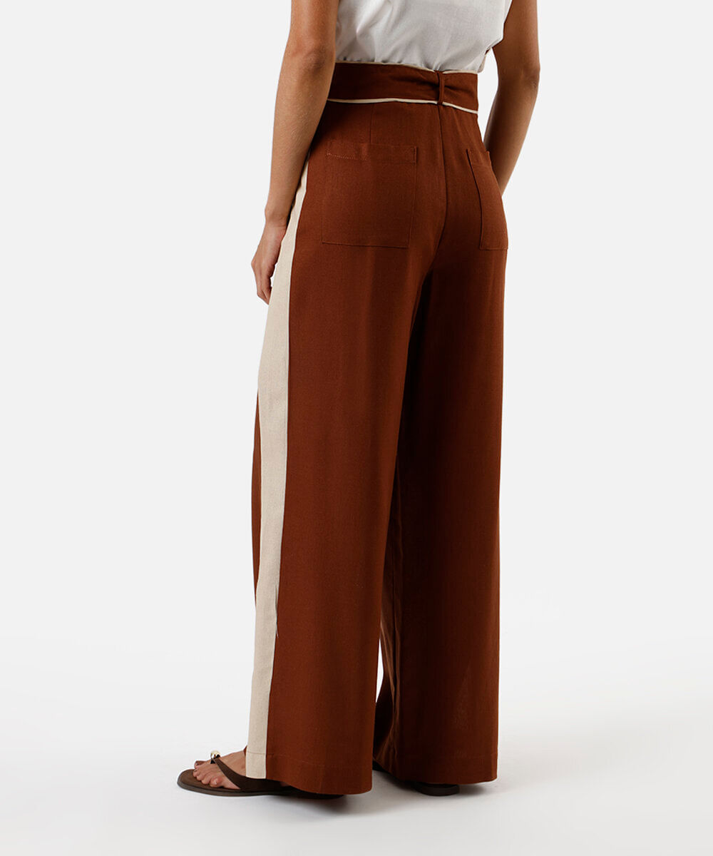 calça pantalona com linho e faixa marrom